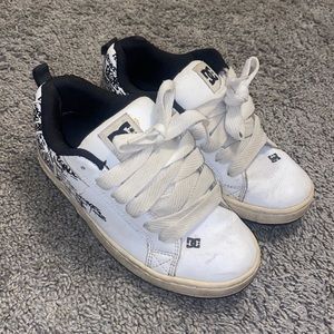 DC shoes size 6.5